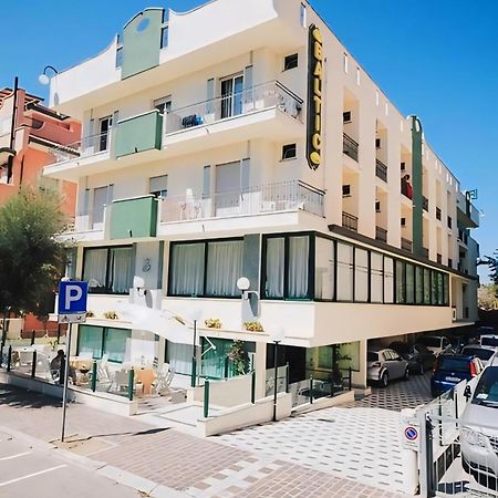 Hotel Baltic Misano Adriatico Kültér fotó