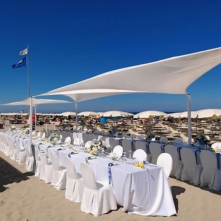 Hotel Baltic Misano Adriatico Kültér fotó