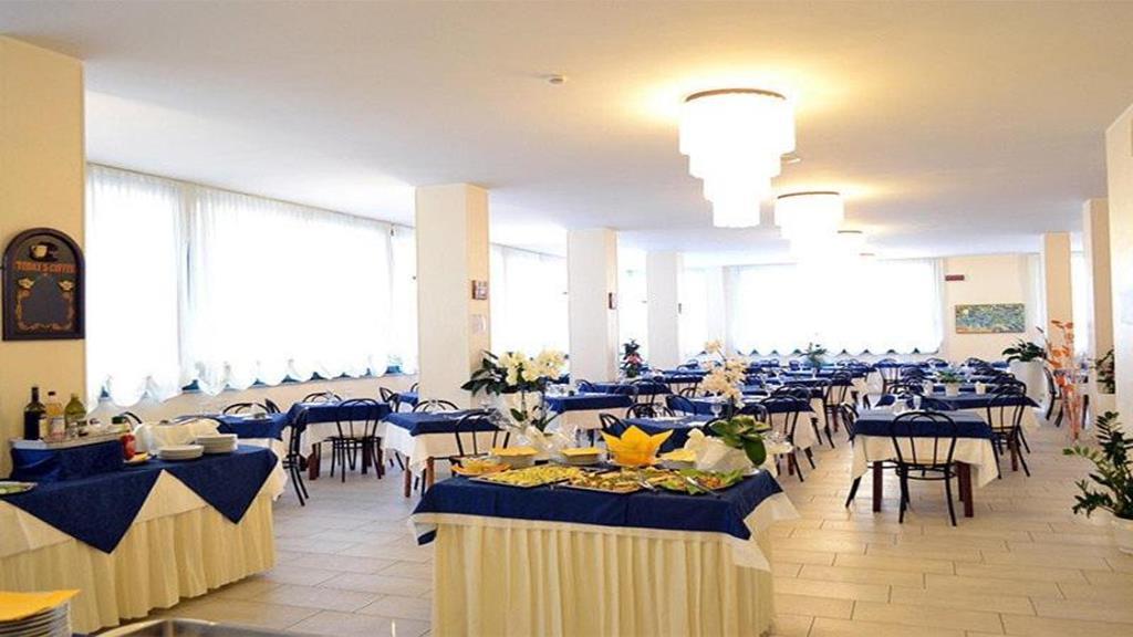 Hotel Baltic Misano Adriatico Kültér fotó
