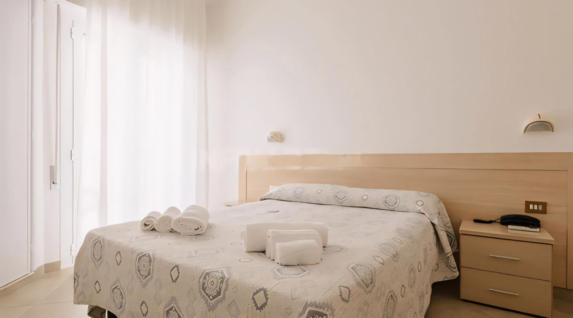 Hotel Baltic Misano Adriatico Kültér fotó