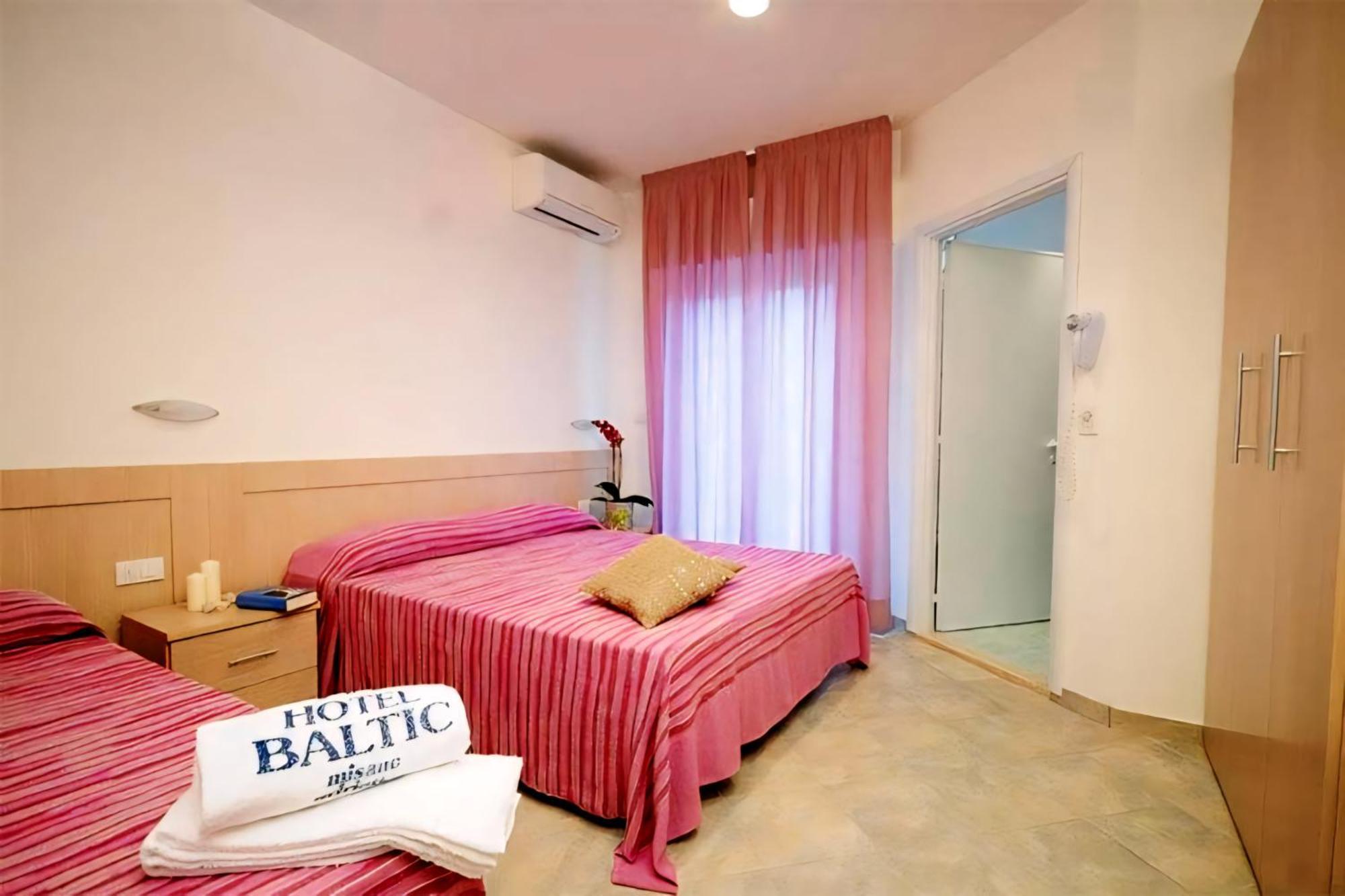 Hotel Baltic Misano Adriatico Kültér fotó