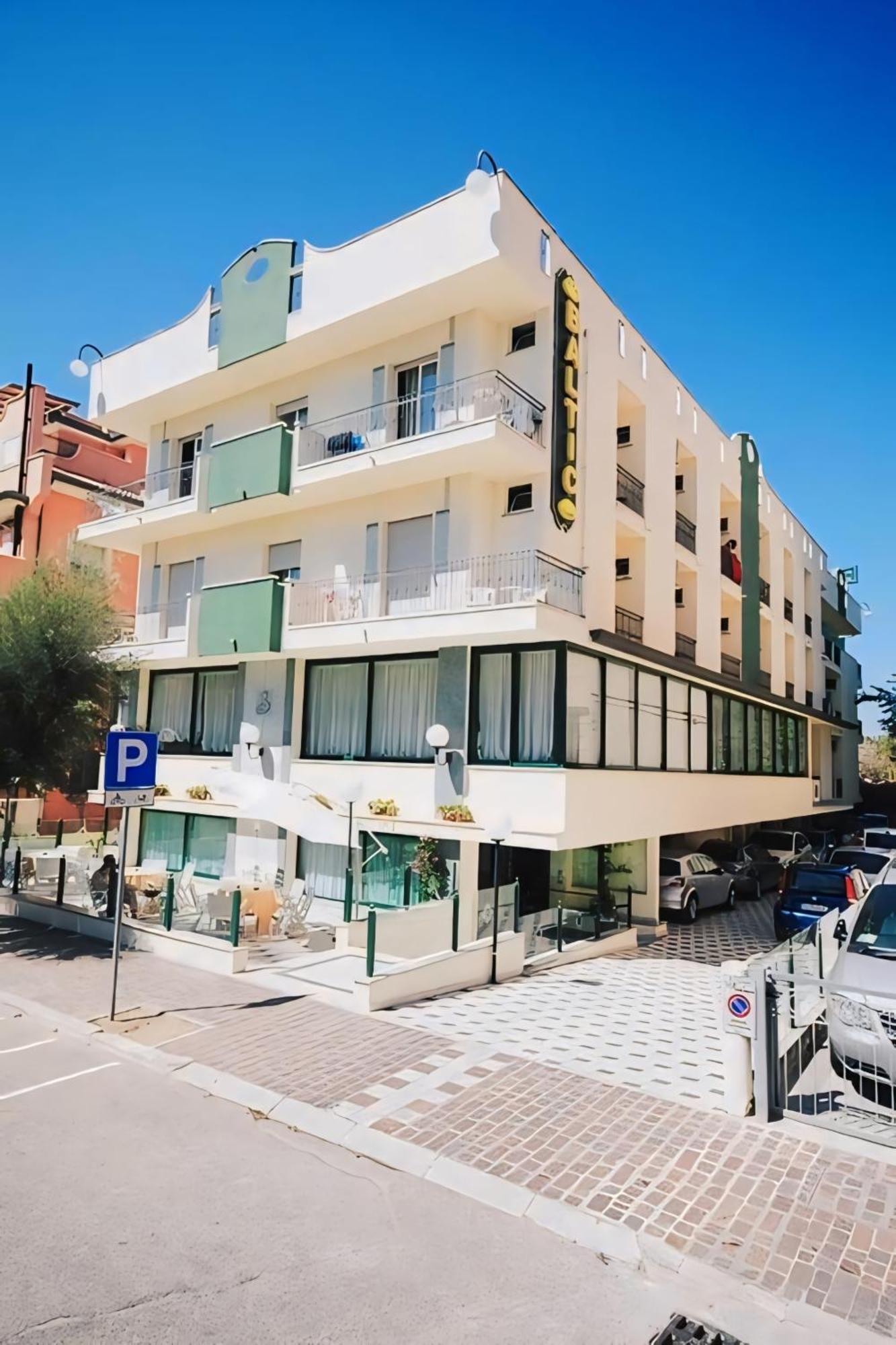 Hotel Baltic Misano Adriatico Kültér fotó