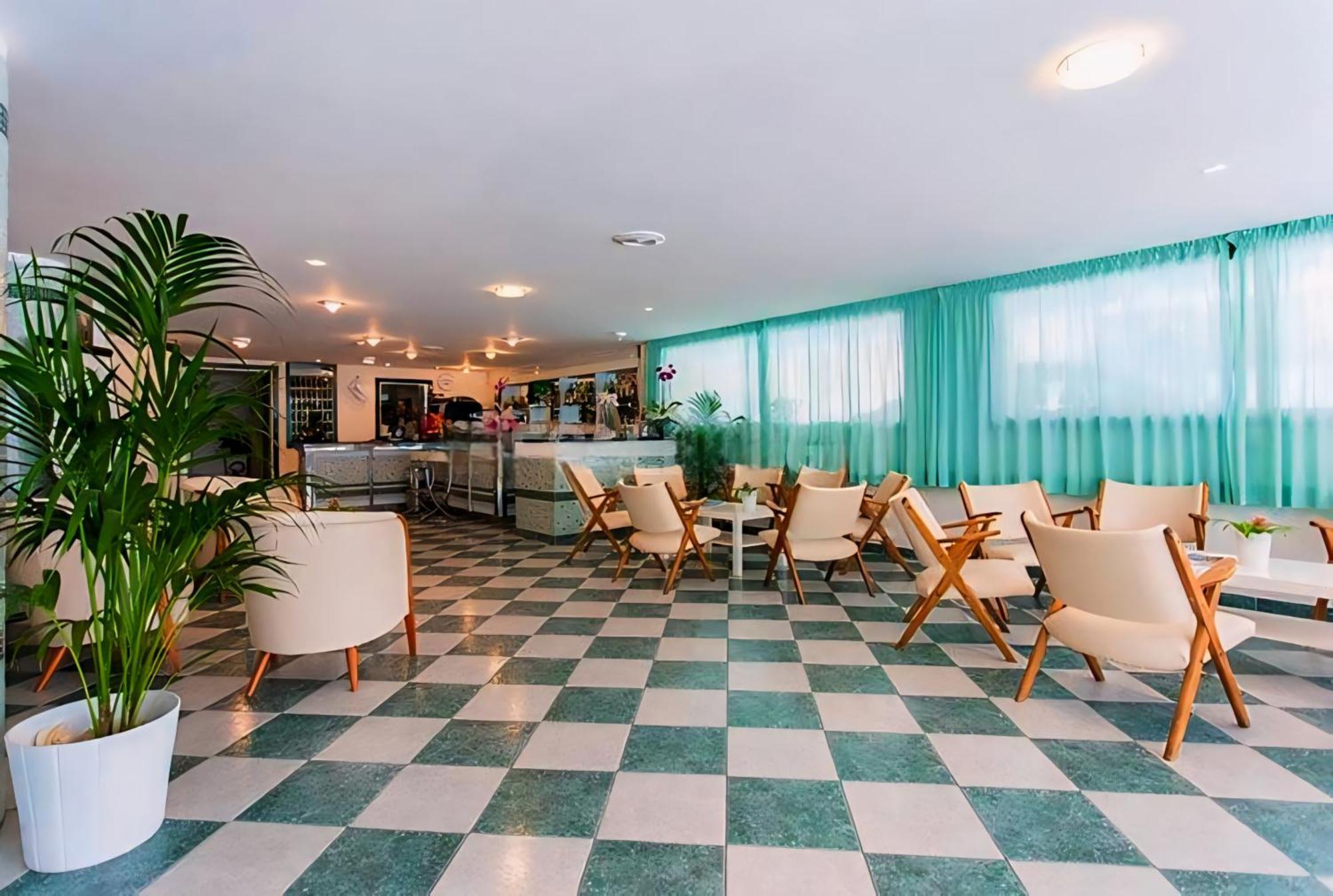 Hotel Baltic Misano Adriatico Kültér fotó