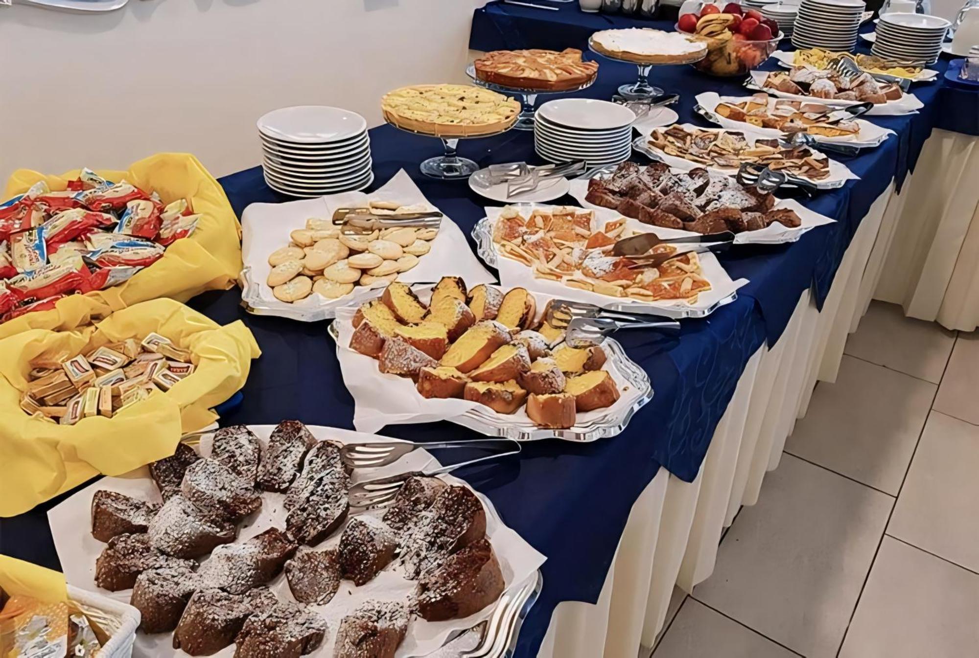 Hotel Baltic Misano Adriatico Kültér fotó