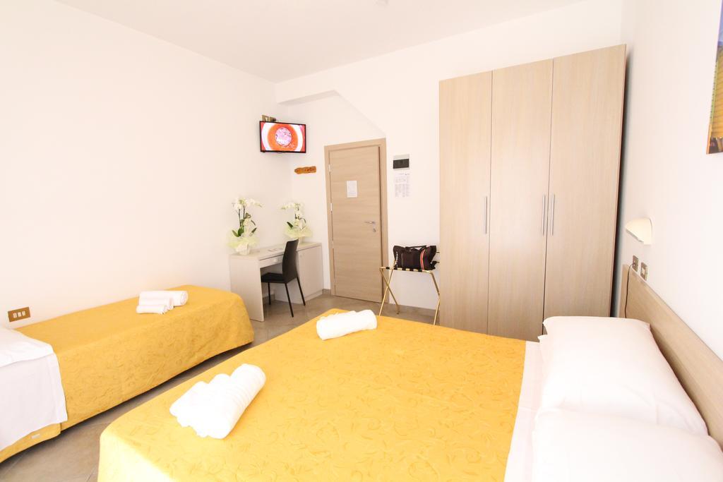 Hotel Baltic Misano Adriatico Kültér fotó