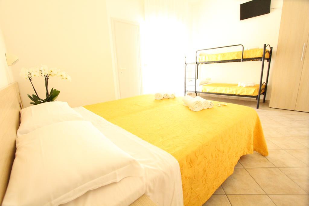 Hotel Baltic Misano Adriatico Kültér fotó