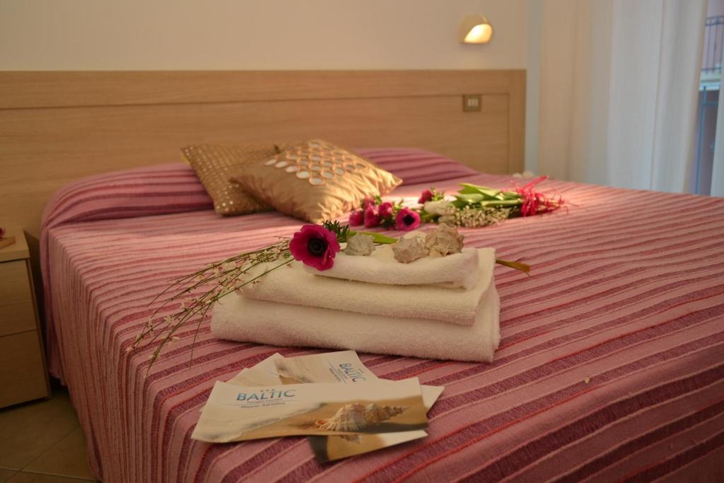 Hotel Baltic Misano Adriatico Kültér fotó